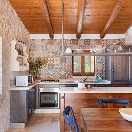 Trullo Fantastico Villa กัสเตลลานา กรอตเต ภายนอก รูปภาพ